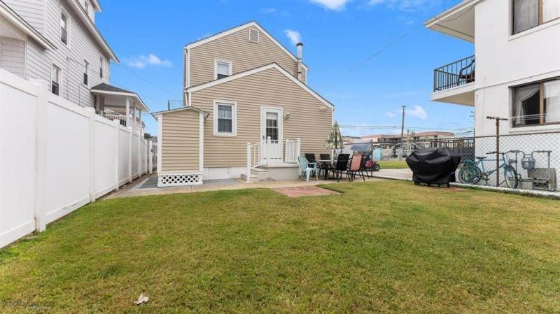 Newly Renovated 4 Bedroom Home Only 2 Blocks From The Beach! Уайлдууд Екстериор снимка