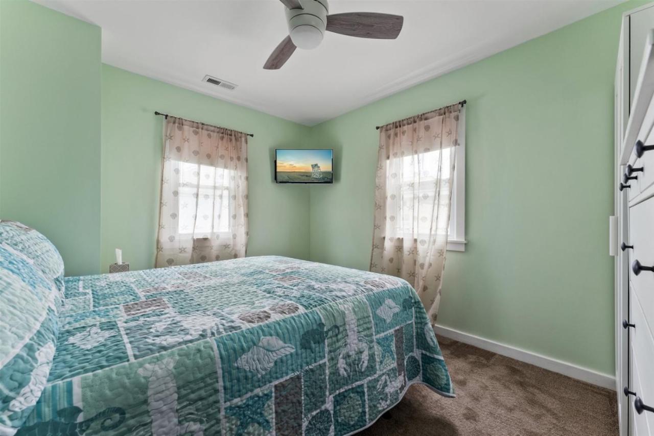 Newly Renovated 4 Bedroom Home Only 2 Blocks From The Beach! Уайлдууд Екстериор снимка